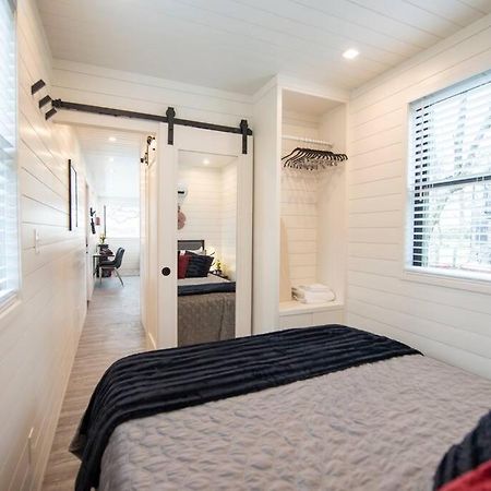 The Merlot House-Container Home 12 Min To Magnolia Bellmead Εξωτερικό φωτογραφία