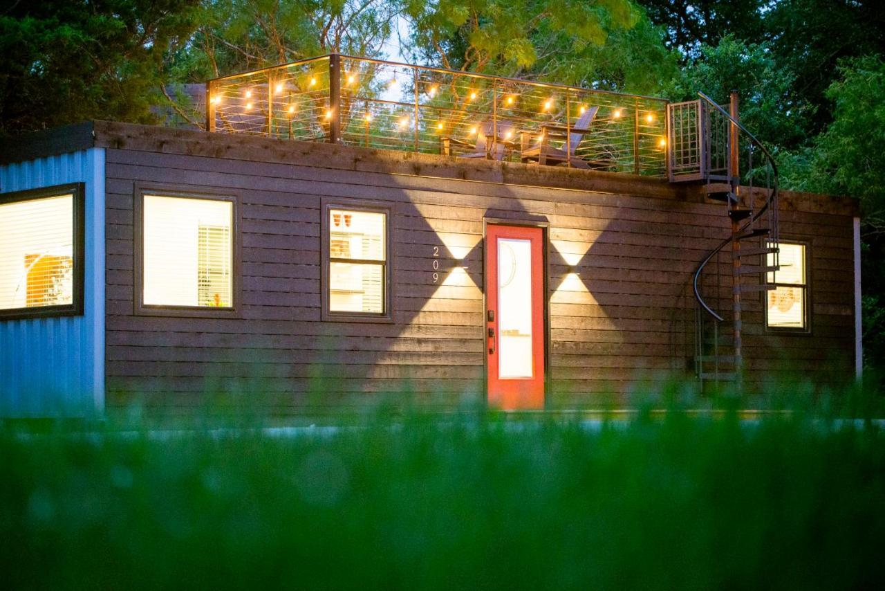 The Merlot House-Container Home 12 Min To Magnolia Bellmead Εξωτερικό φωτογραφία