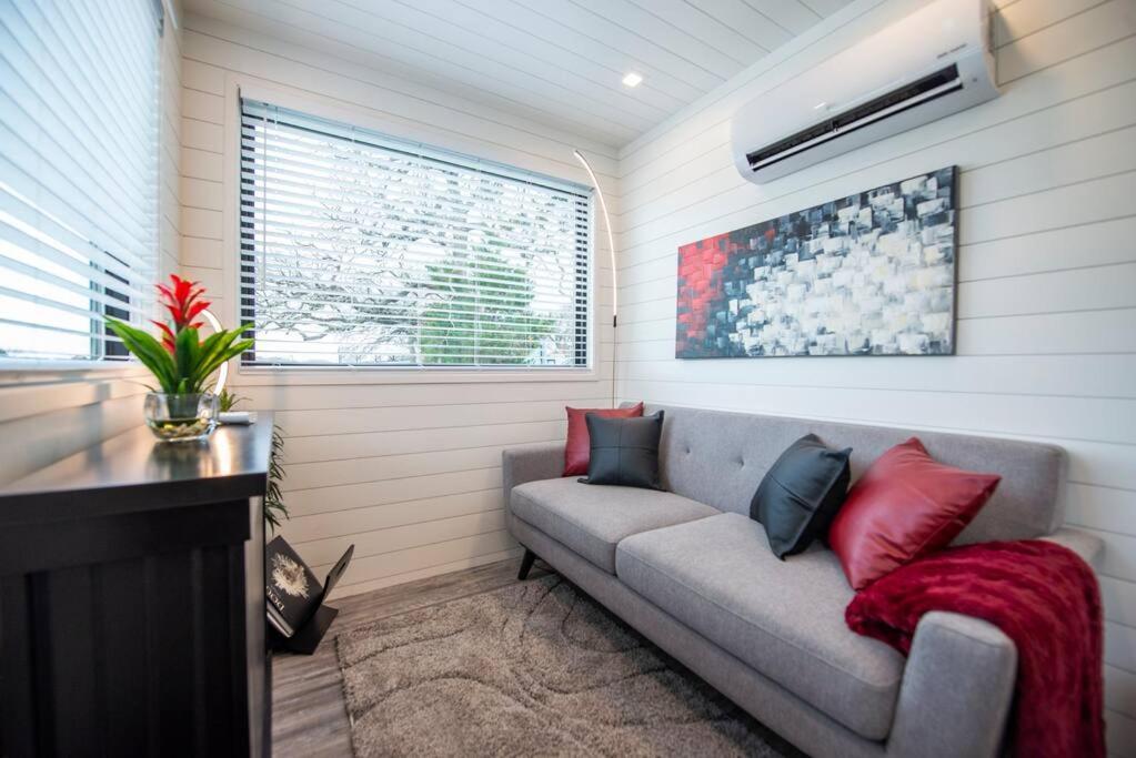 The Merlot House-Container Home 12 Min To Magnolia Bellmead Εξωτερικό φωτογραφία